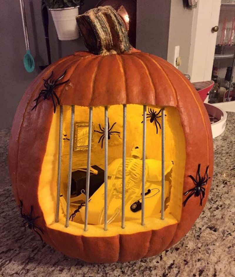 Pumpkin Jail carving pattern for Halloween 