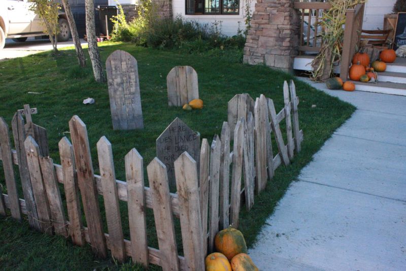 Cemetery Fence DIY Outdoor Halloween Decoration 