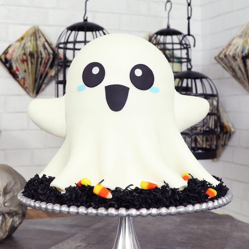 cute ghost Halloween cake ideas