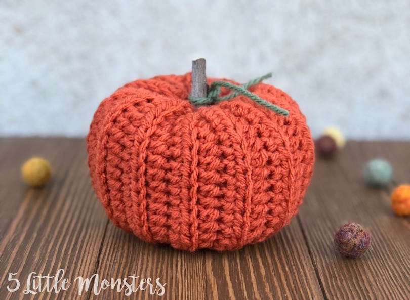 ribbed crocheted pumpkin 