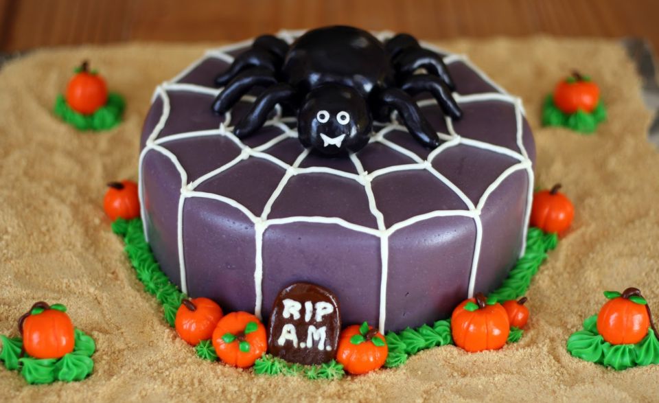 Spider Halloween cake ideas