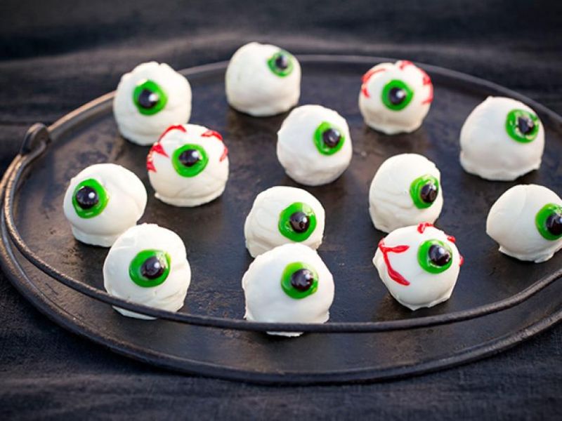 eyeball Halloween cake ideas