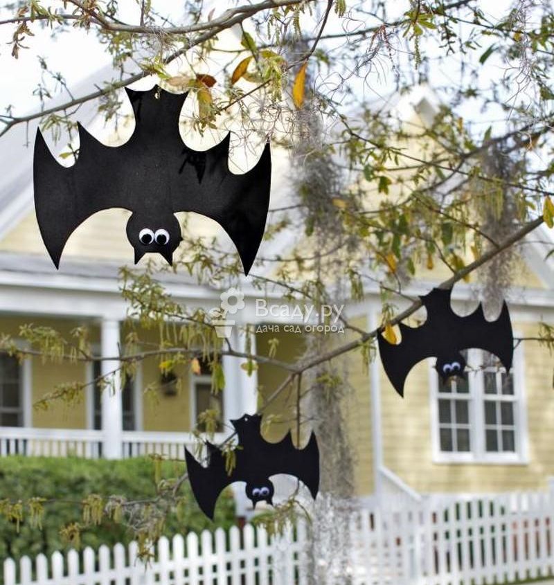 big paper bats on trees easy 