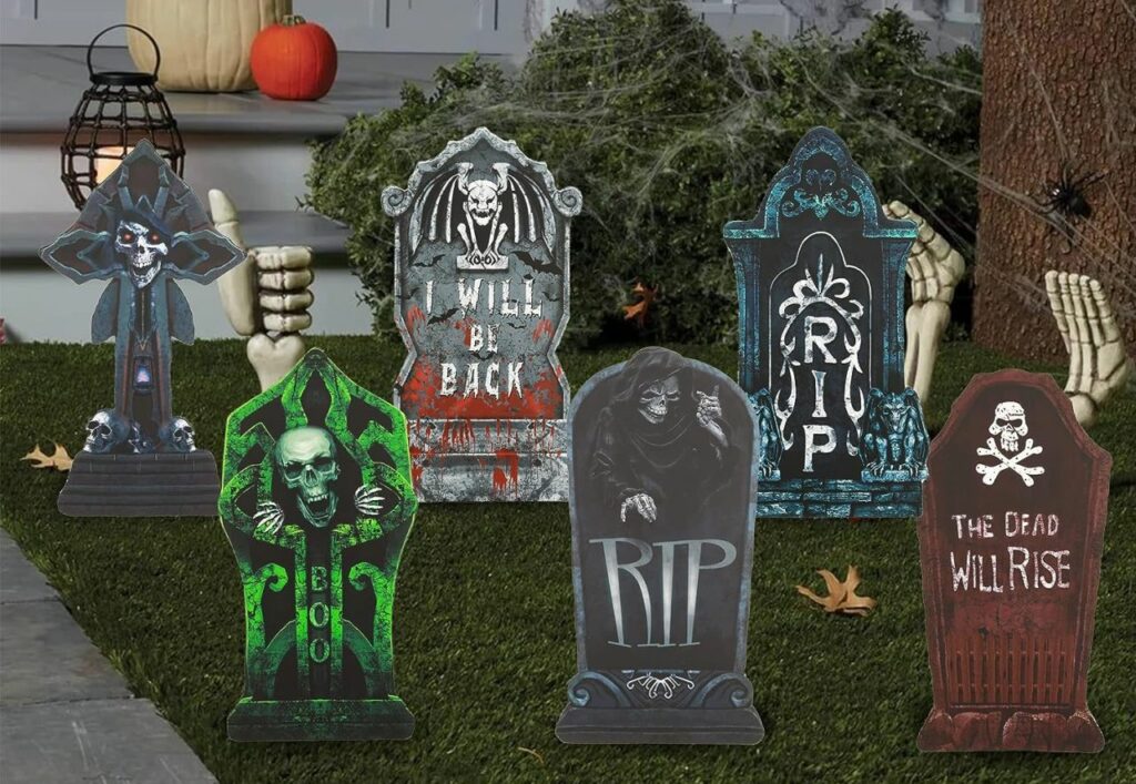 Halloween yard sign available on Amazon