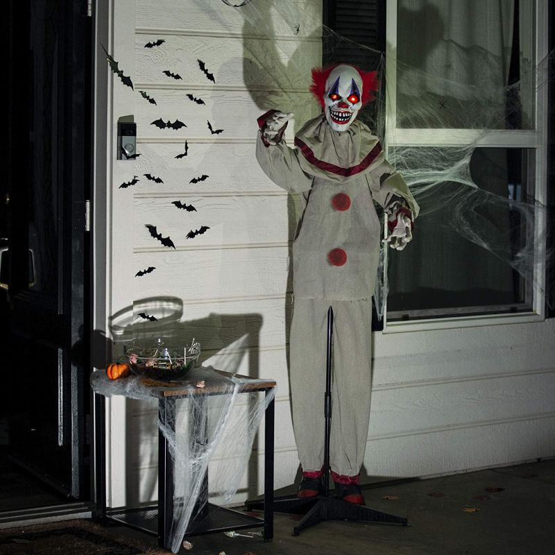 Killer clown animatronics for Halloween