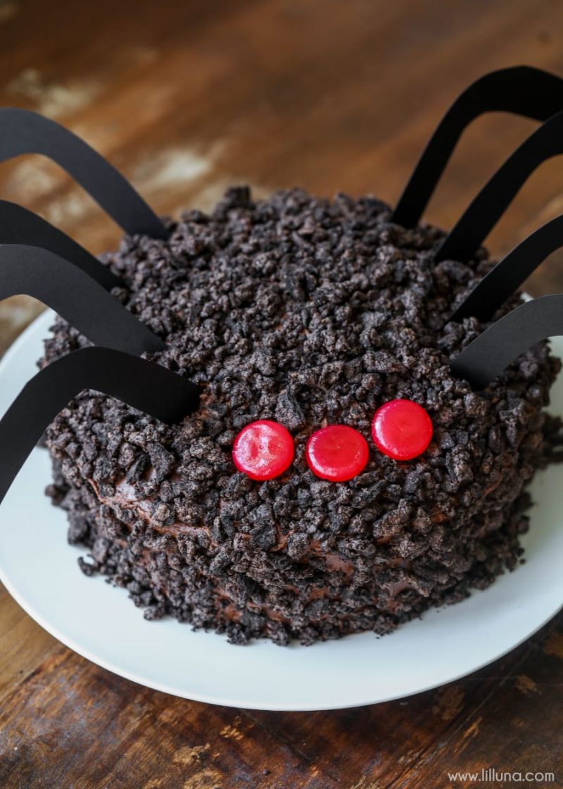 Oreo Spider cake halloween 