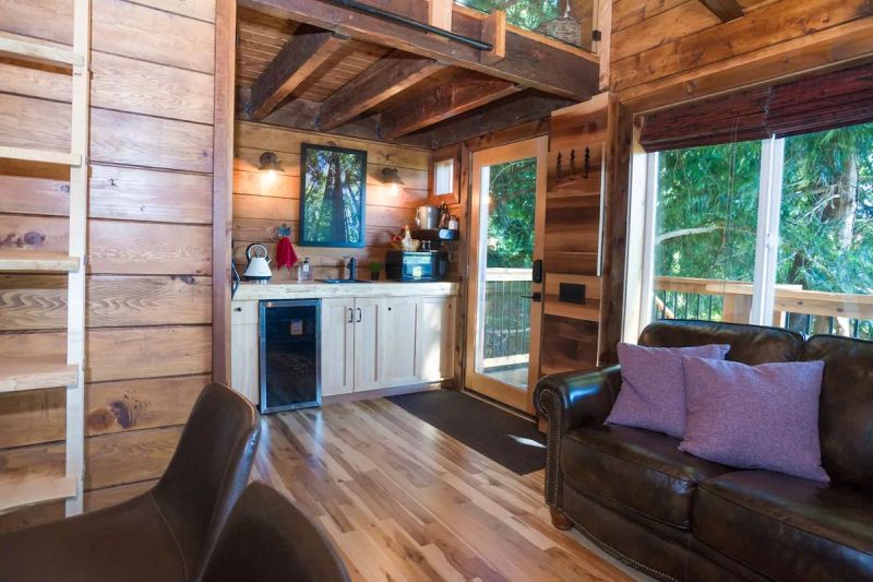 These are Most Wishlisted Treehouse Rentals on Airbnb in 2021