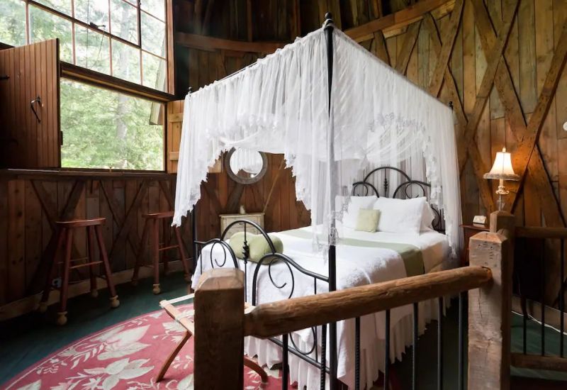 Silo Cottage airbnb rental in Berkshires, Massachusetts