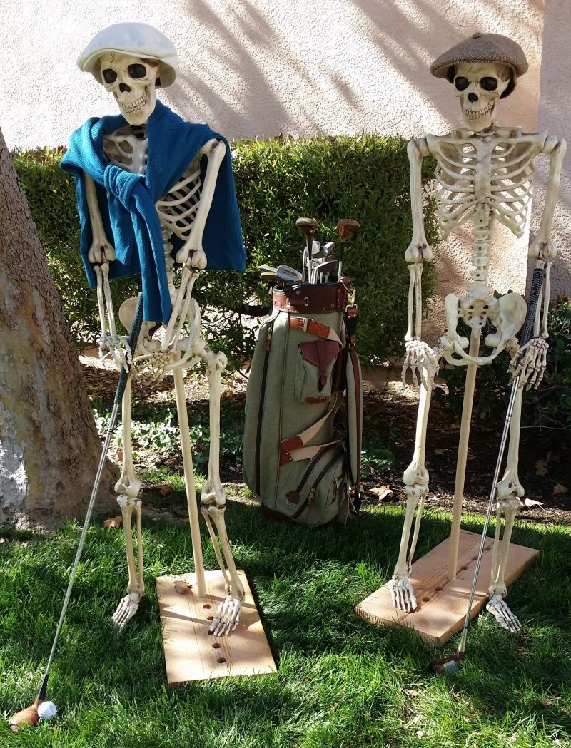 Skeleton golfers in your lawn