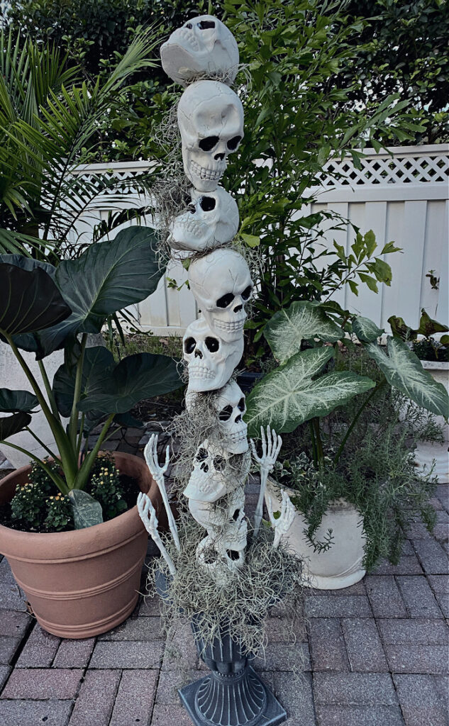 skull topiary for halloween outdoor decor 