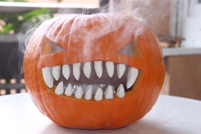 Smoking Pumpkin carving halloween 